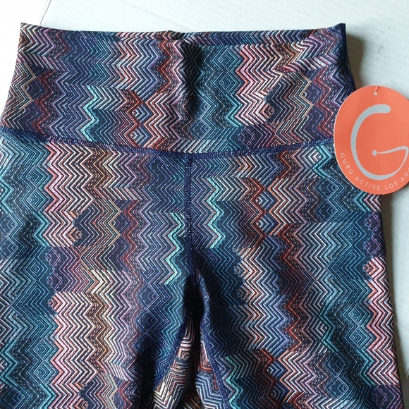 Guru Active Full Length Wide High-Rise Waist Leggings in Multi Color Chevron Sm - Picture 10 of 16